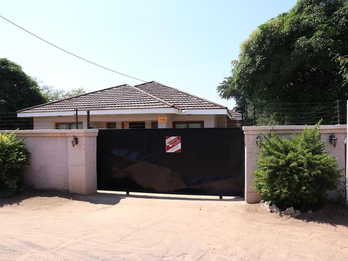 Amariah Guest House Kasane Exterior photo